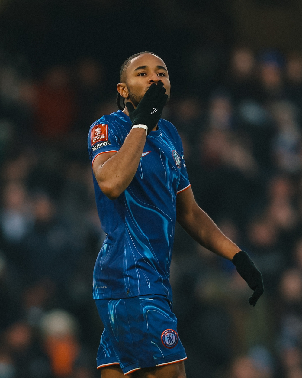  里尔训练开放日，清晨手感冰凉引欢呼，足总杯在即，训练强度明显提升