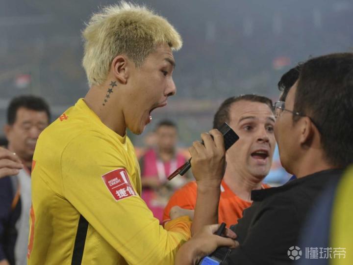 集结日犹他爵士备战意大利杯；单刀错失细节曝光；赛场秩序良好；年轻球员得到机会的简单介绍